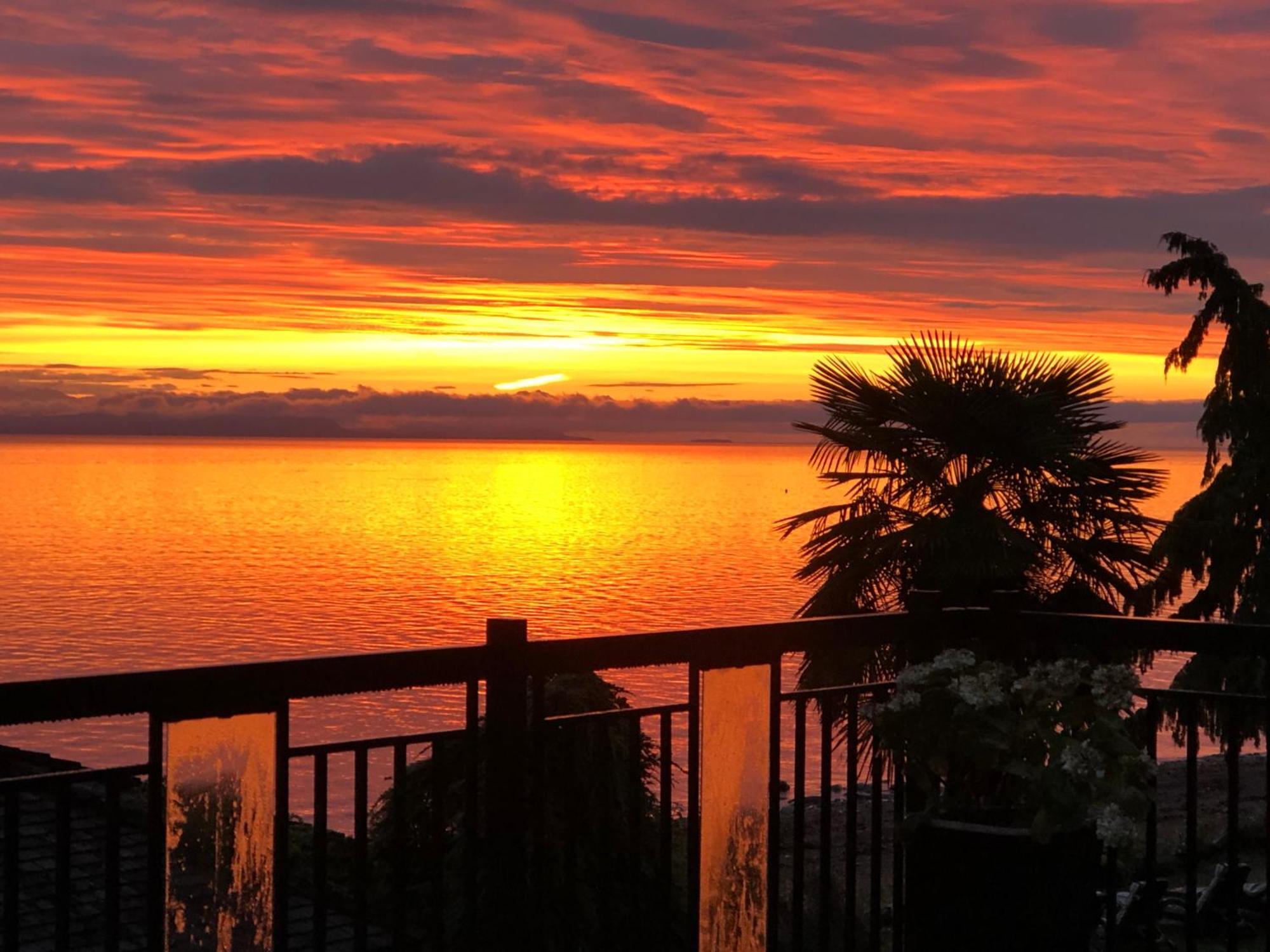 Qualicum Breeze Beach Resort Bowser エクステリア 写真